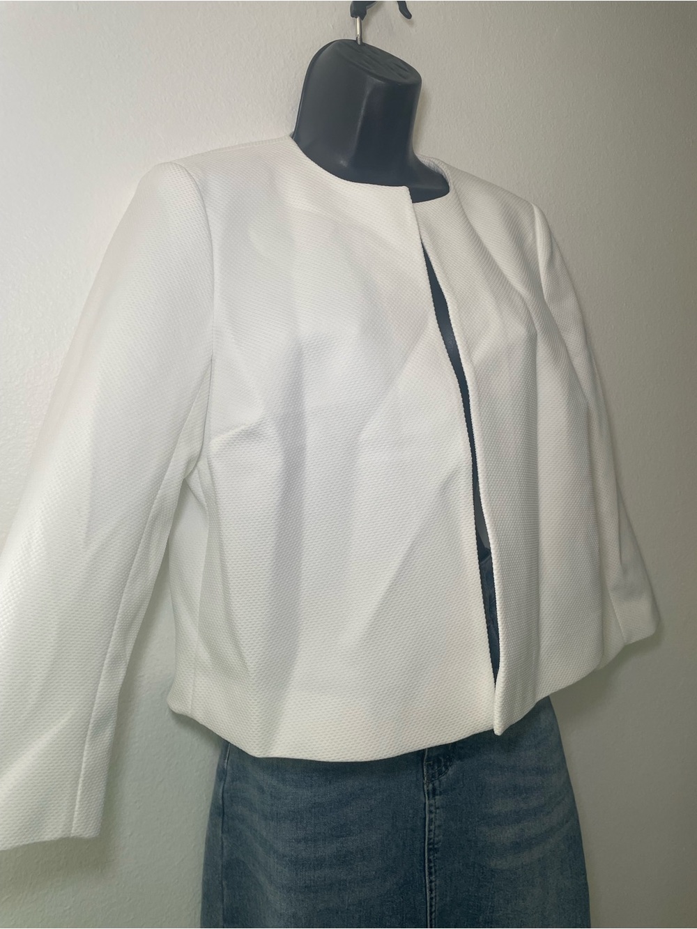 NWT Anne Klein White Textured Collarless Cropped Jacket Blazer SMALL - Picture 3 of 7
